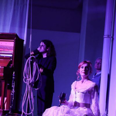 Die Nacht weiß nicht vom Tage